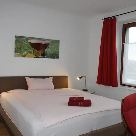 招待所 Famos Schlafen *