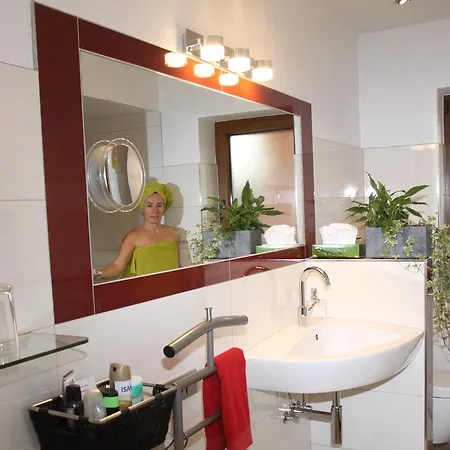 Famos Schlafen * Варбург