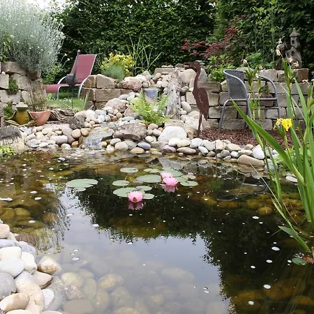 Famos Schlafen 招待所 瓦尔堡