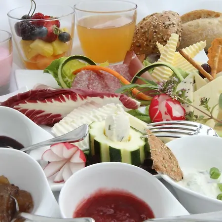 Famos Schlafen 瓦尔堡