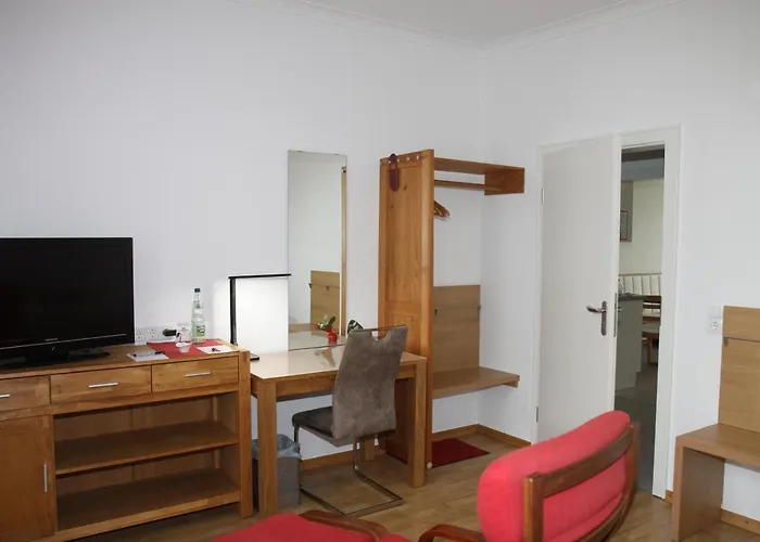 Famos Schlafen ゲストハウス ヴァールブルク